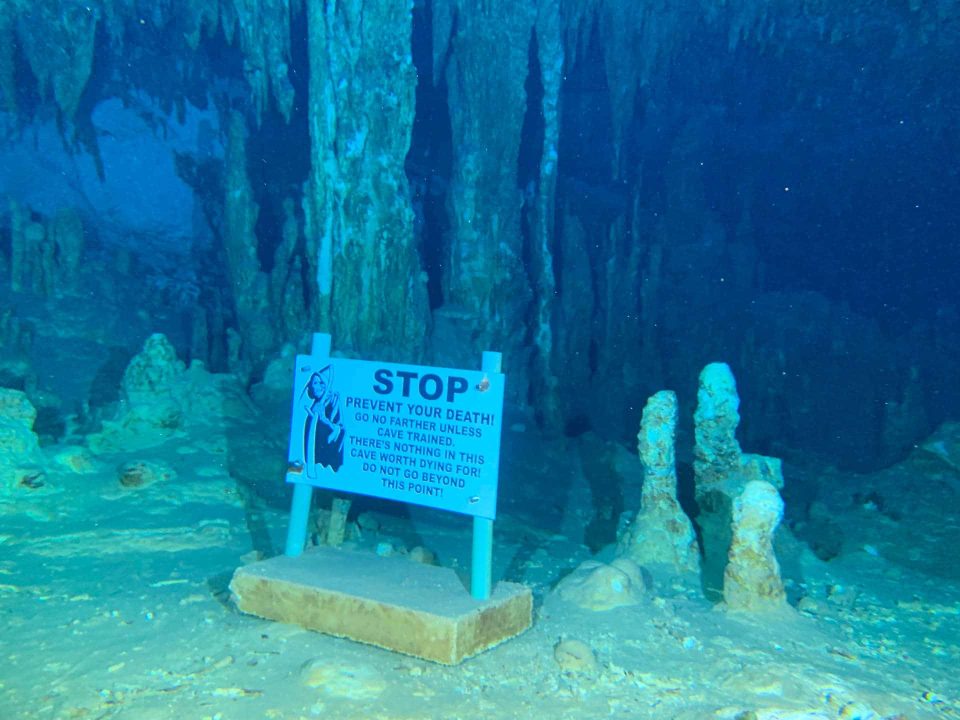 Cave diving stop sign