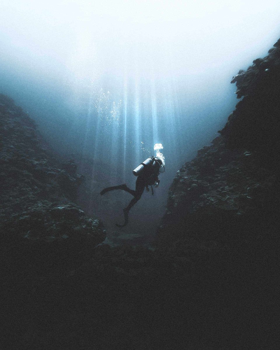 Taucher unter Wasser