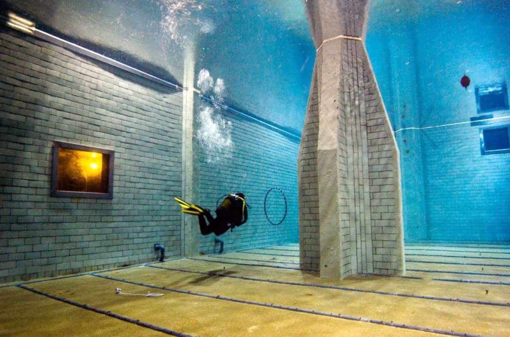 Germany 9 Divers Indoor Pool