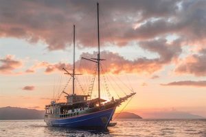 Ilike liveaboard ship