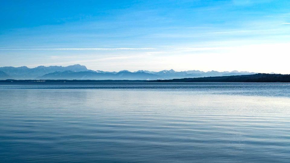 Starnberger See mit Alpenpanorama
