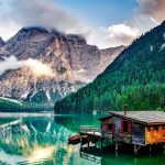 Mountain lake lodge for altitude diving