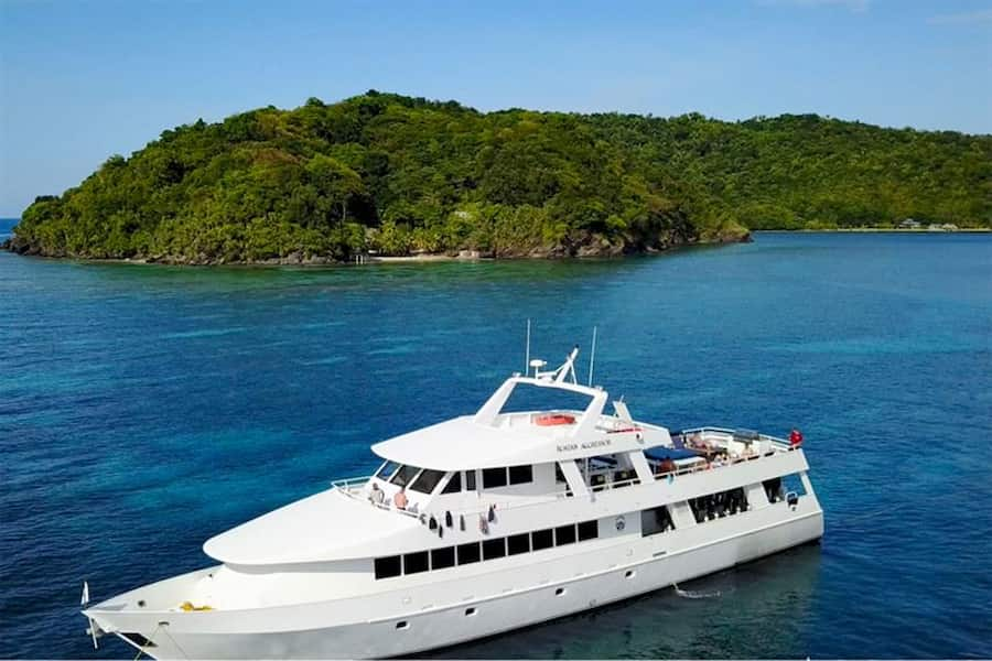 Roatan Aggressor Honduras liveaboard ship