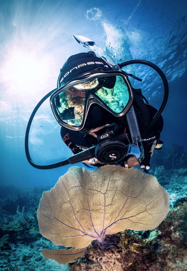 ScubaPro Synergy 2 TruFit 5 Scuba diver in ScubaPro gear underwater