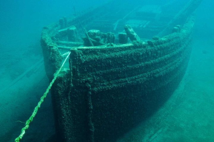 Small underwater ship wreck